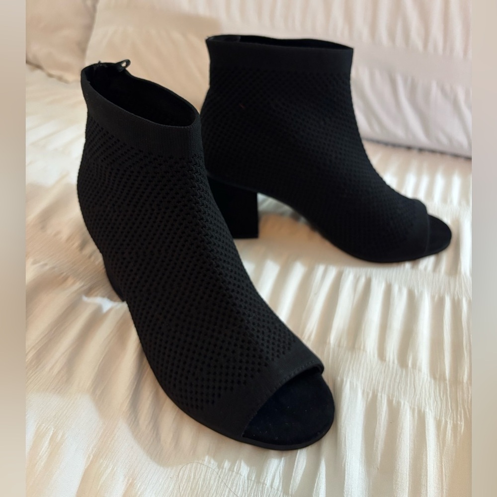 Seven Dials Tara Peep toe bootie - size 6.5